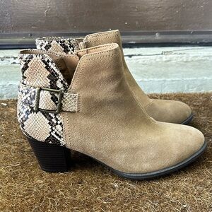 Vionic Naomi Women's Suede Snake Print Water Resistant Boots Sz 8.5 NWOB